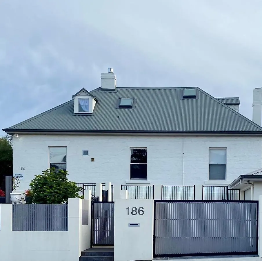 Ingleside On Campbell Bed and Breakfast Hobart